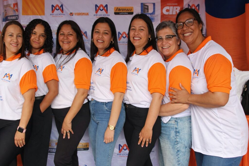 mulheres na construção civil mês da mulher na construção civil valorização das mulheres no trabalho mulheres no setor da construção força feminina na construção civil mulheres trabalhadoras mulheres que constroem o futuro reconhecimento das mulheres no trabalho mulheres no mercado de trabalho mulheres no canteiro de obras mulheres na engenharia e construção mulheres no setor de obras participação feminina na construção civil mulheres profissionais da construção diversidade na construção civil mulheres na indústria da construção mulheres na AMR Locadora mulheres da AMR Locadora equipe feminina AMR Locadora valorização das mulheres na empresa mulheres no ambiente de trabalho força feminina na empresa mulheres profissionais na AMR colaboradoras da AMR Locadora